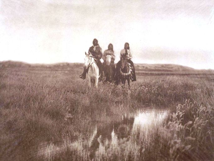 Podívejte se na unikátní magické kouzlo starých fotografií amerických indiánů jak je zachytil okolo roku 1900 fotograf Edward Sheriff Curtis.