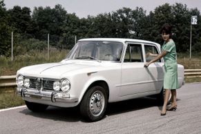 Oblíbili si ji četníci i pašeráci. Alfa Romeo Giulia se měla vyrábět i v Bratislavě