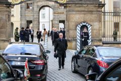 Živě: Poradce Zemana jsem na Hradě neviděl, ruských a čínských agentů tam bylo dost, řekl Kalousek