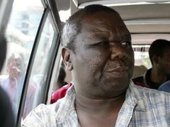 Pravda zvítězí. Život je v tuto chvíli důležitější než vzdor, vzkázal voličům Morgan Tsvangirai.