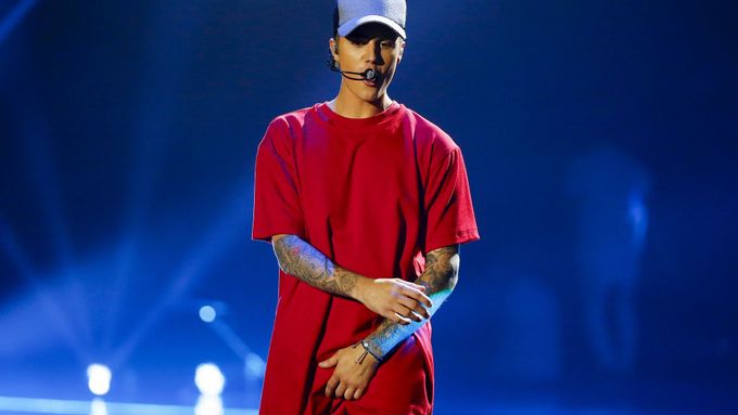 Justin Bieber ukončil koncert v norském Oslu.