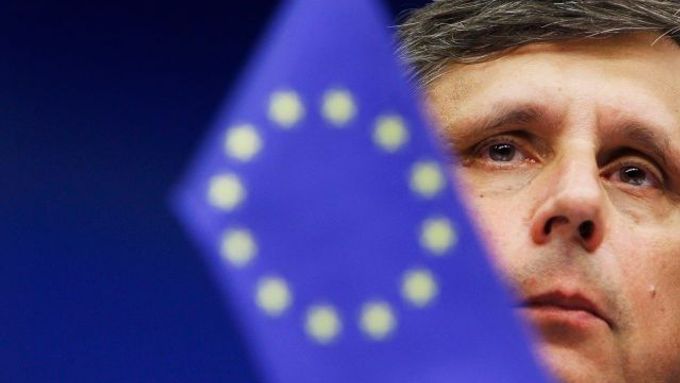 Fischera chválila Evropa za to, jak zvládl dokončit české předsednictví