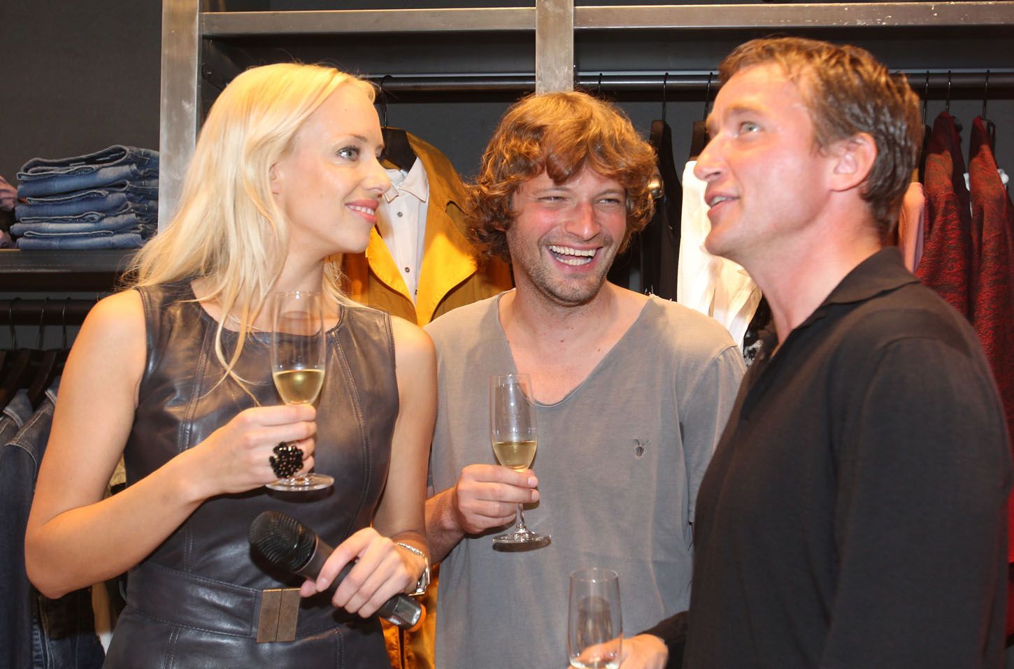 Křest fotbalového kalendáře za účasti fotbalových celebrit v září 2012. (Ondřej Pýcha, Vladimír Šmicer)