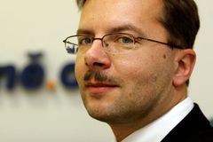 Politické tlaky? Nejsou, tvrdí člen ČNB