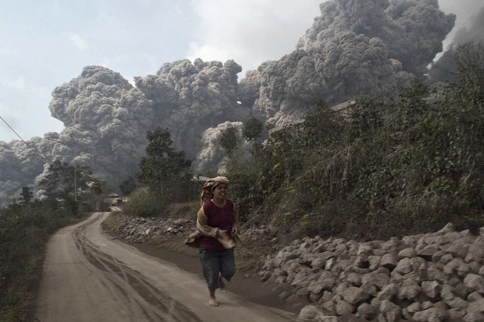 Výbuch indonéské sopky Mount Sinabung.