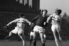 Andrej Kvašňák - Další sparťanská legenda, která zářila v jejím dresu v šedesátých letech minulého století. Slovenský záložník měl výbornou hru hlavou a mimo trávník dokázal pobavit všechny kolem sebe. Navíc to byl pravý týmový lídr. Takhle hlavičkoval v zápase proti Westhamu United v roce 1964.