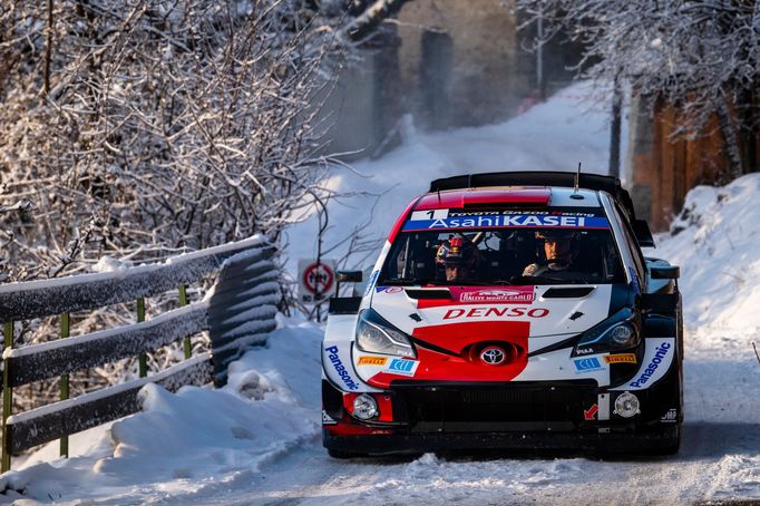 Sébastien Ogier v Toyotě na trati Rallye Monte Carlo 2021