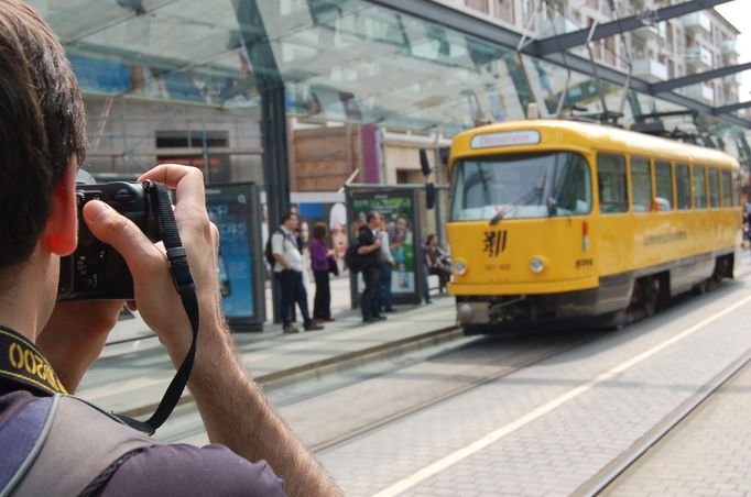 Tramvajová doprava v německých Drážďanech dříve ve velkém spoléhala hlavně na české modely Tatra T3 ze smíchovské ČKD.