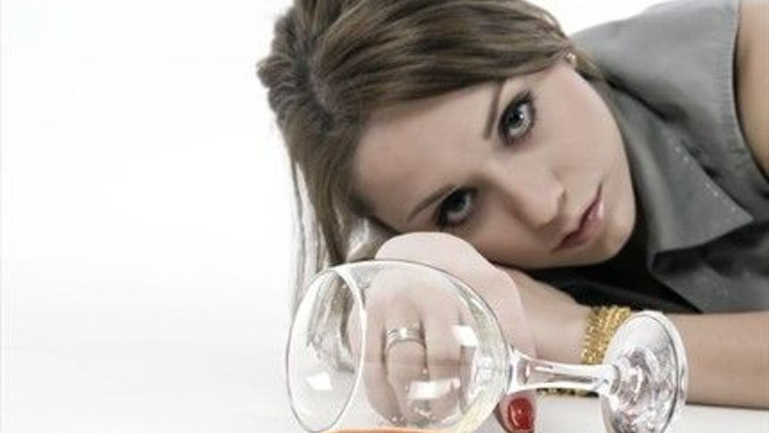 Ženy a alkohol. Co říkají odborníci?