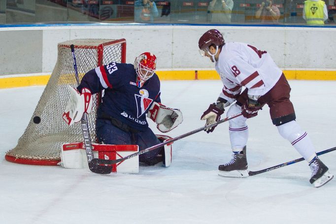 Sparta-Slovan Bratislava: Brian Ihnačák - Barry Brust