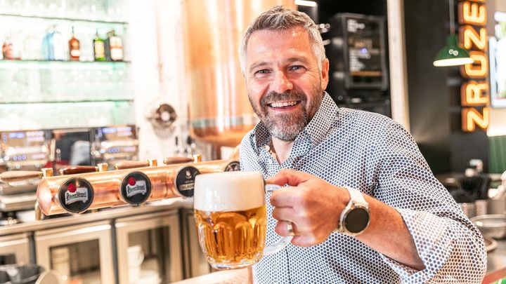 Málokteré pivo pochválí. S přísným kontrolorem Pilsneru na tajné inspekci hospod