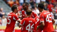 Radost fotbalistů Bayernu Mnichov v zápase MS klubů 2025 proti Aucklandu