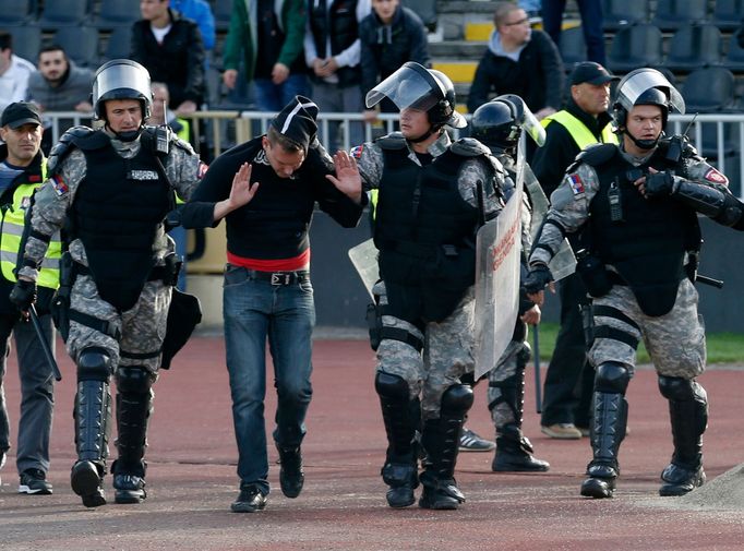 Partizan Bělehrad - Crvena Zvezda Bělehrad: policie