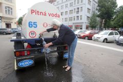 Starosta Prahy 6 podal trestní oznámení kvůli zamořené vodě