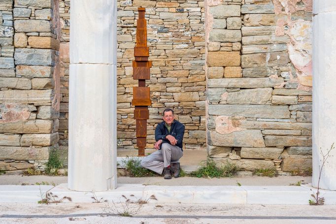 Antony Gormley na Délu.