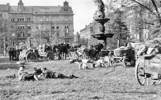 Reprofoto z publikace historika Pavla Žáčka „Vlasovci v boji za Prahu“ (1. díl)