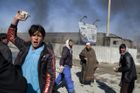 Afghánci spílají Západu. Pálení koránu má první oběti