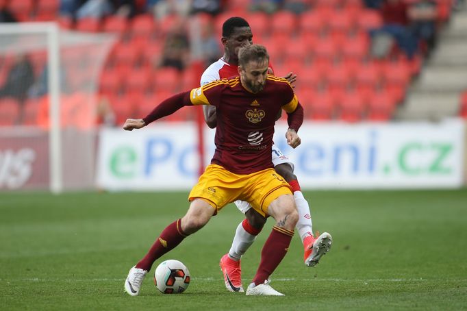 EPL, Slavia-Dukla: Simon Deli -Jan Holenda