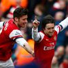 Rosický a Giroud se radují z branky Arsenalu proti Sunderlandu