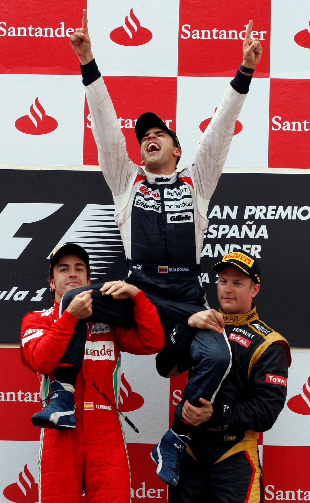 Pastor Maldonado (Wlliams) slaví vítězství v GP Španělska 2012