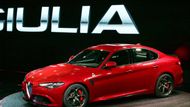 Alfa Romeo Giulia využije řadu technických řešení od vozů značky Maserati. Tradiční italská značka s ní chce zaútočit na zákazníky, kteří dosud kupovali manažerské limuzíny od německé konkurence Audi, BMW či Mercedesu.