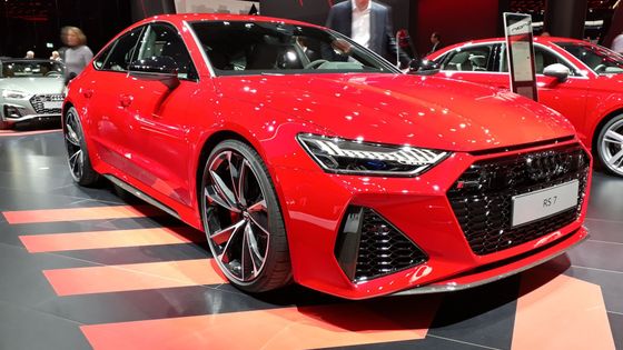 Audi RS 7 je vystaveno na autosalonu ve Frankfurtu.