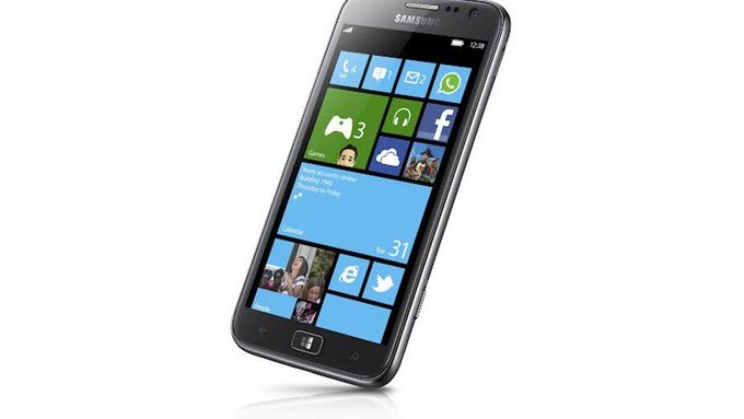 Hardwarium: telefony a tablety s Windows Phone 8, foťák s 3G