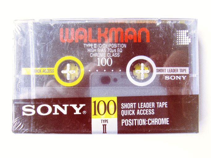 Magnetofonová kazeta Sony Walkman C100 z 90. let.