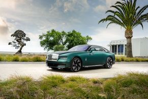 Evropská nejbohatší třída má jasno. Nejprodávanější Rolls-Royce je ten na elektřinu