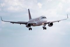 Žena by aerolinky vést nemohla, je to moc náročná pozice, řekl šéf Qatar Airways. Později se omluvil
