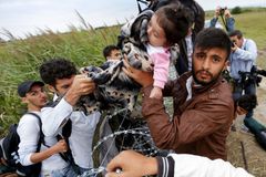 Česko a uprchlíci: Musíme si pomáhat. Ne zašpérovat hranici