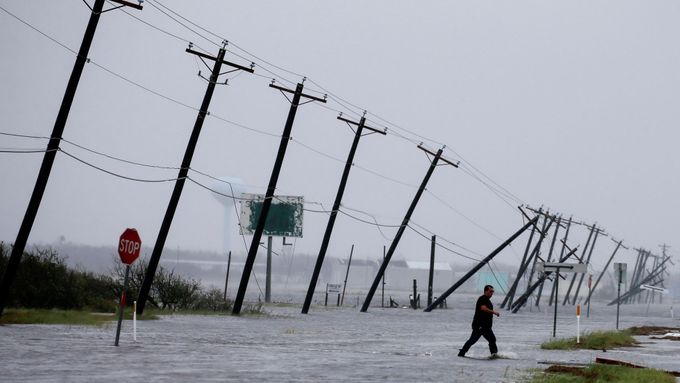 Záplavy po nedávném hurikánu Harvey v americkém Texasu.