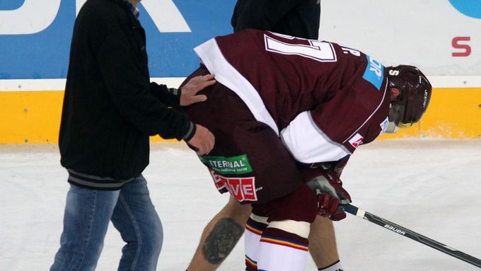 Podle trenéra hokejové Sparty Václava Sýkory si tým získá fanoušky, pokud bude na ledě bojovat