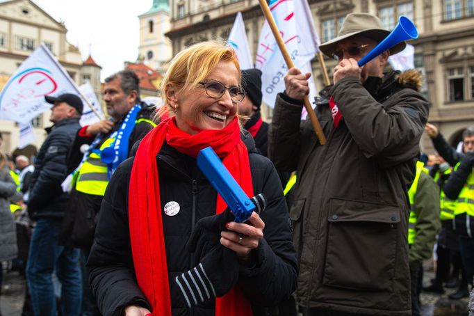 Protest studentů a odborů proti opatřením vlády Petra Fialy.