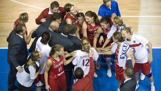 Obrazem: Nervydrásající drama basketbalistek v duelu s Japonkami