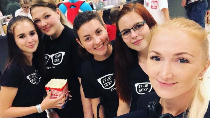 Firmy nutně potřebují ženský pohled, říká dívka, jež boří mýty o technice pro muže