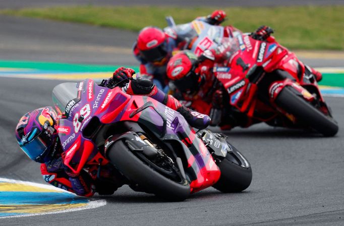 MotoGP - French Grand Prix - Bugatti Circuit, Le Mans, France - May 12, 2024 Prima Pramac Racing's Jorge Martin in action as he leads the MotoGP race ahead of Ducati Leno