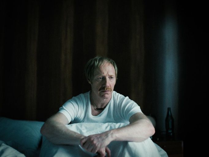 Simon Schwarz jako Josef ve filmu Perla.