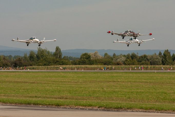 3x L - 200 Morava - ledadla zajišťující dopravní zpravodajství z ČR