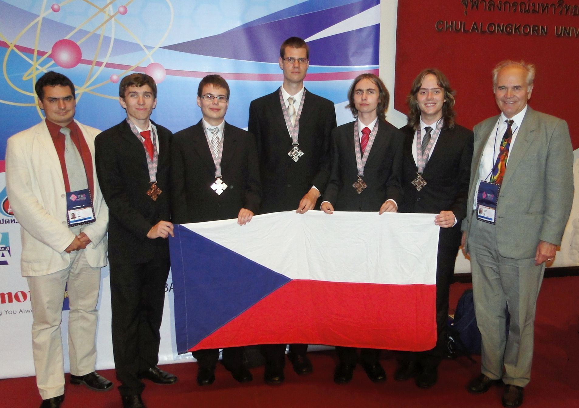 Zástupci české reprezentace na fyzikální olympiádě