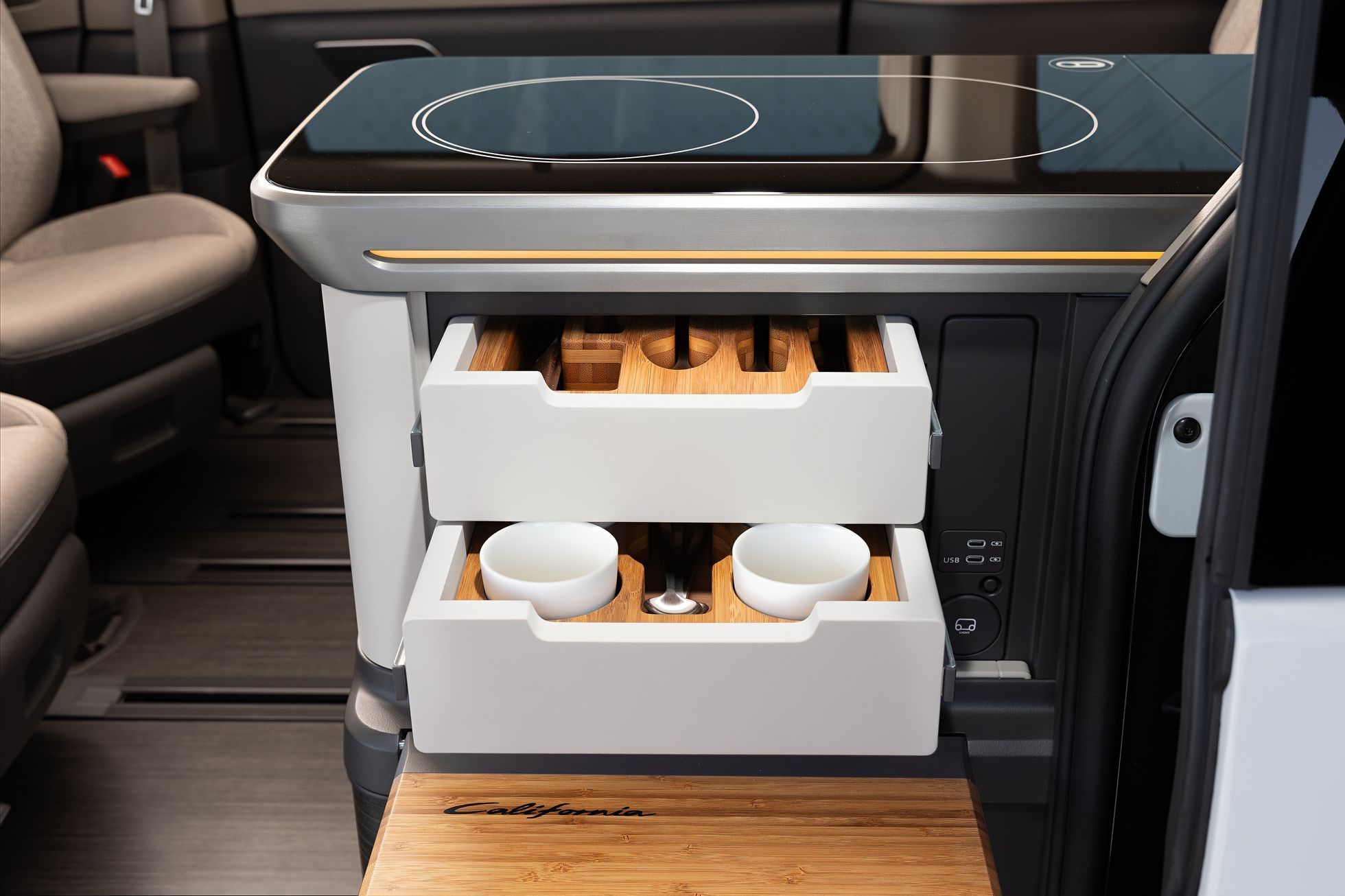 Volkswagen T7 California Concept