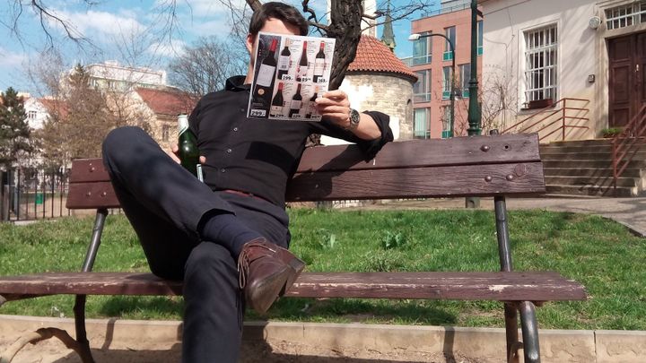 Maso vystřídal jogurt, pivo si drží pozici. Staré letáky ukázaly proměnu nákupů Čechů