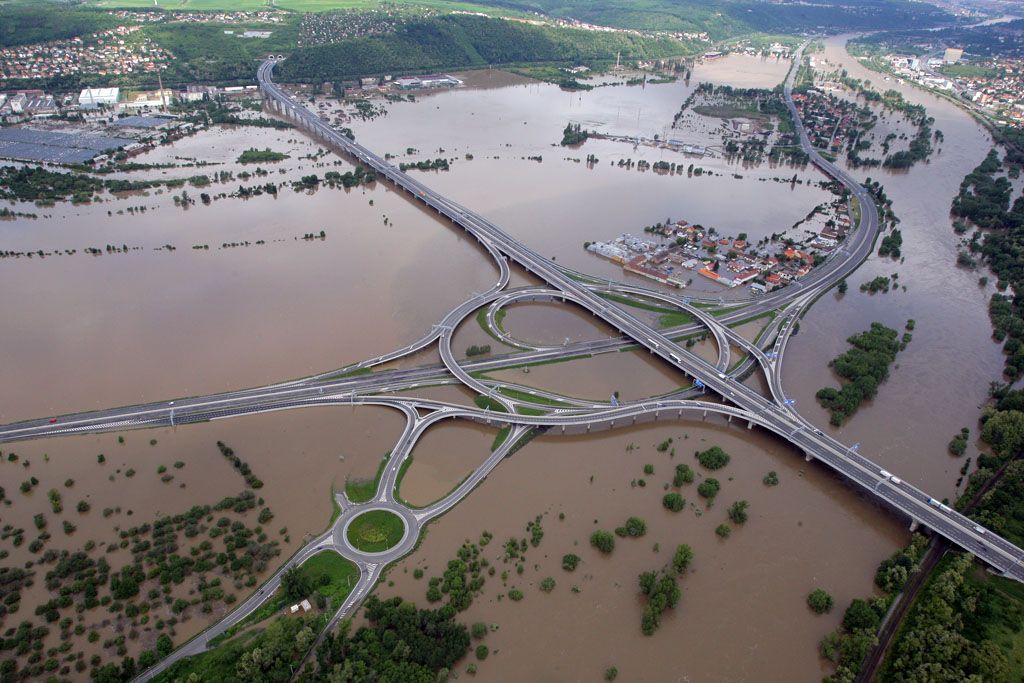 Letem nad zatopeným světem