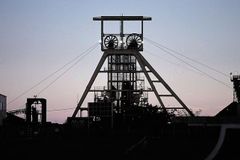 Severočeské doly těží tři roky nezákonně uhlí pro ČEZ