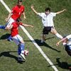 Čeští fotbalisté do dvaceti let Marek Střeštík a Ondřej Kúdela (nahoře) kombinují ve finále MS proti Argentincům Leonardo Sigalimu (14) a Federico Faziovi.