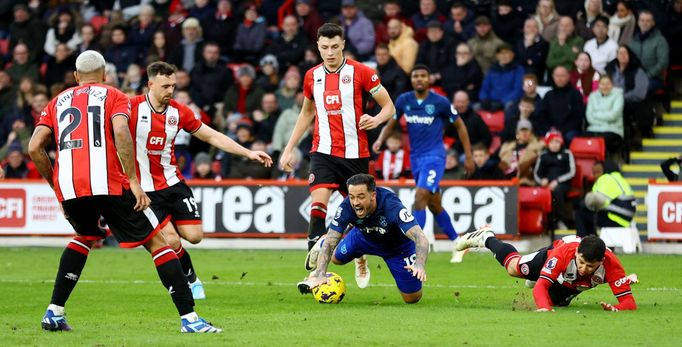 Soccer Football - Premier League - Sheffield United v West Ham United - Bramall Lane, Sheffield, Britain - January 21, 2024 Sheffield United's Gustavo Hamer fouls West Ha