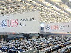 Švýcarská UBS doplatila na ekonomickou krizi.