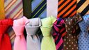 VIDEO: Jak si uvázat kravatu? Tipy na tři základní uzly!