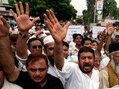 Nechceme být spojováni s výbuchy! Protesty muslimů proti útokům, Ahmadábád.