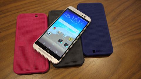 První dojmy z HTC One M9: Elegantní telefon boduje ve všem